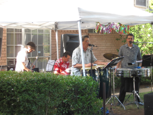 617x456 pixels (130K)